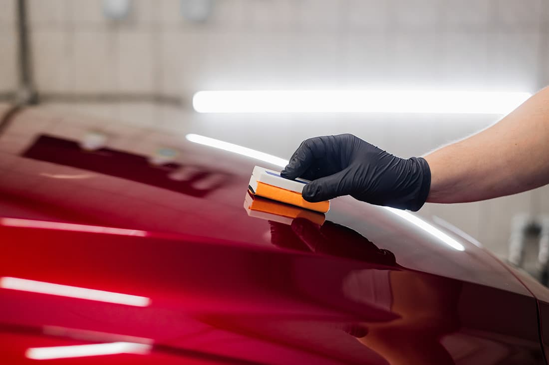 Kerámia bevonat, vízcseppek az autó fényezésén